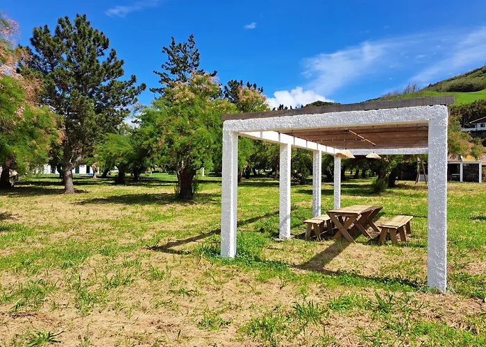 Parque de Campismo Bearsu Nature Almoxarife Horta (Azores)